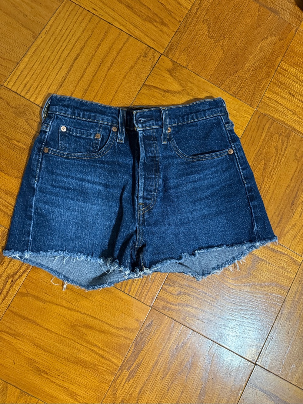 💖Super cute 💖 adorable 💖 Levi’s Strauss 💖 cut off  💖 Levi’s 💖 shorts 💖 EUC 💖 501
